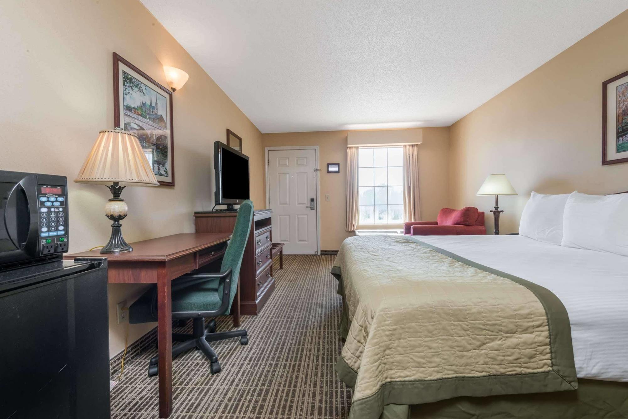 Baymont By Wyndham Greenville Esterno foto