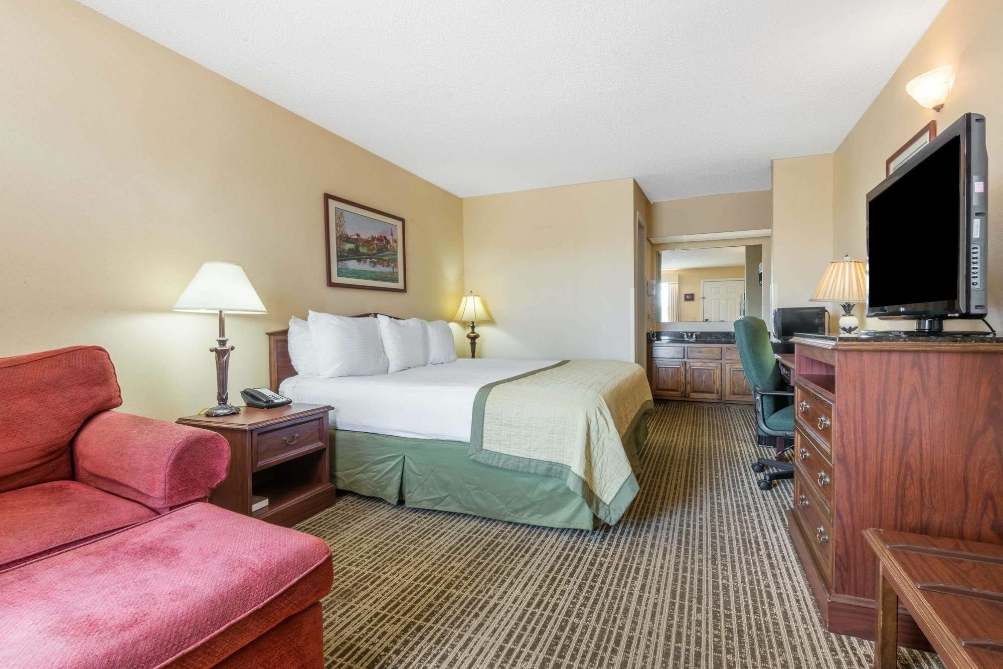 Baymont By Wyndham Greenville Esterno foto